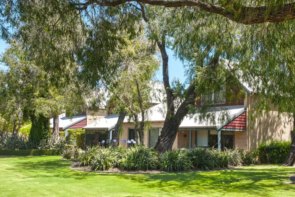 Bayshore Beachside Resort image 4