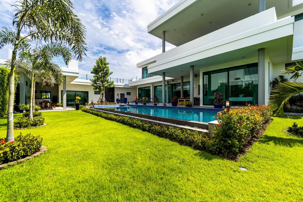 Luxury Modern 6 Bed Private Pool Villa image 18