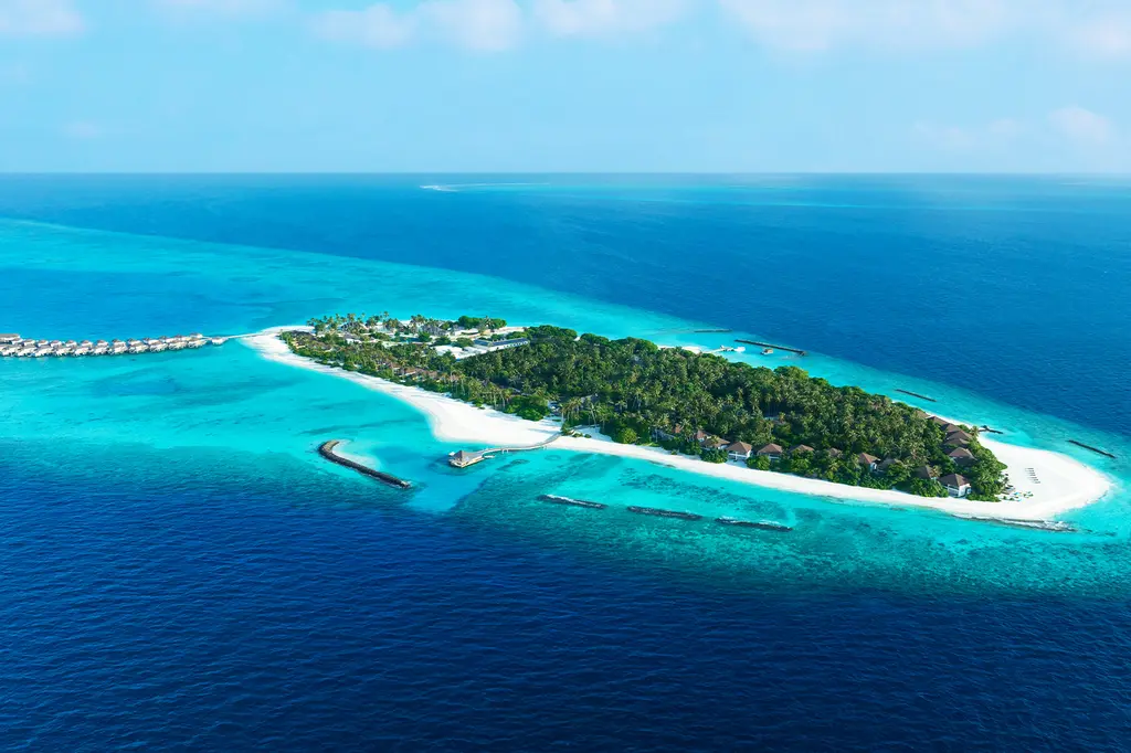 Avani+ Fares Maldives Resort image 4