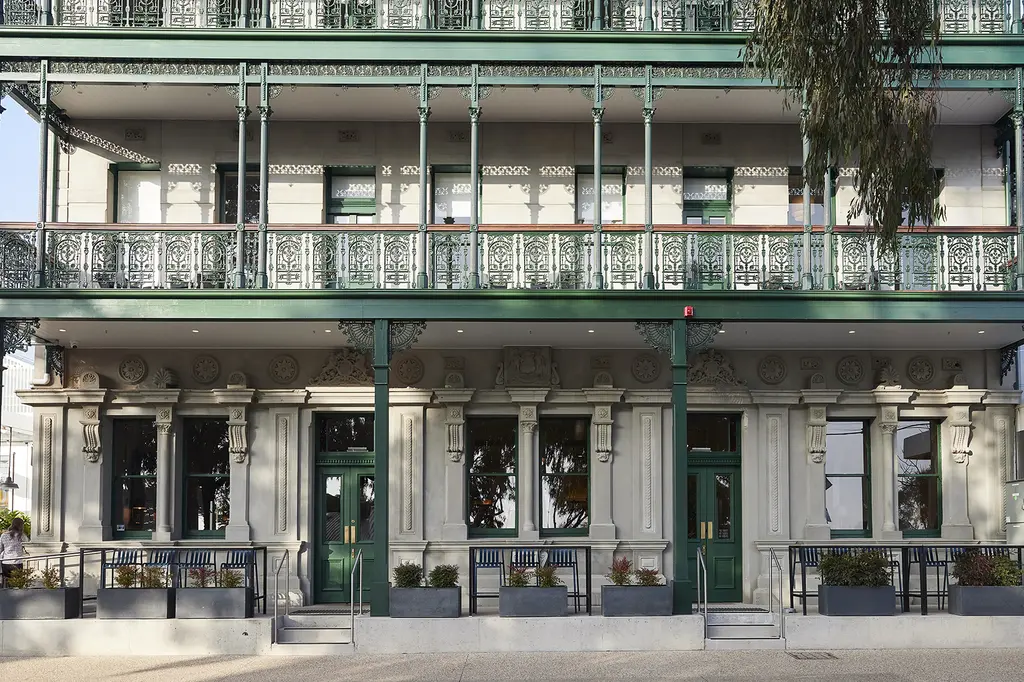 Portarlington Grand Hotel image 1