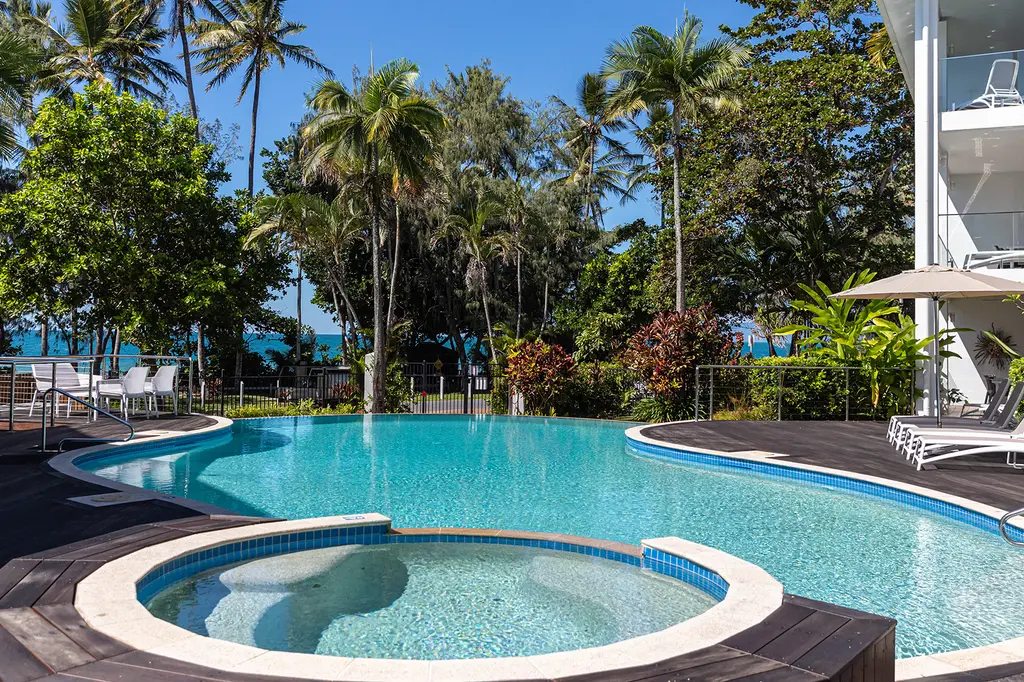 Beaches Port Douglas image 5