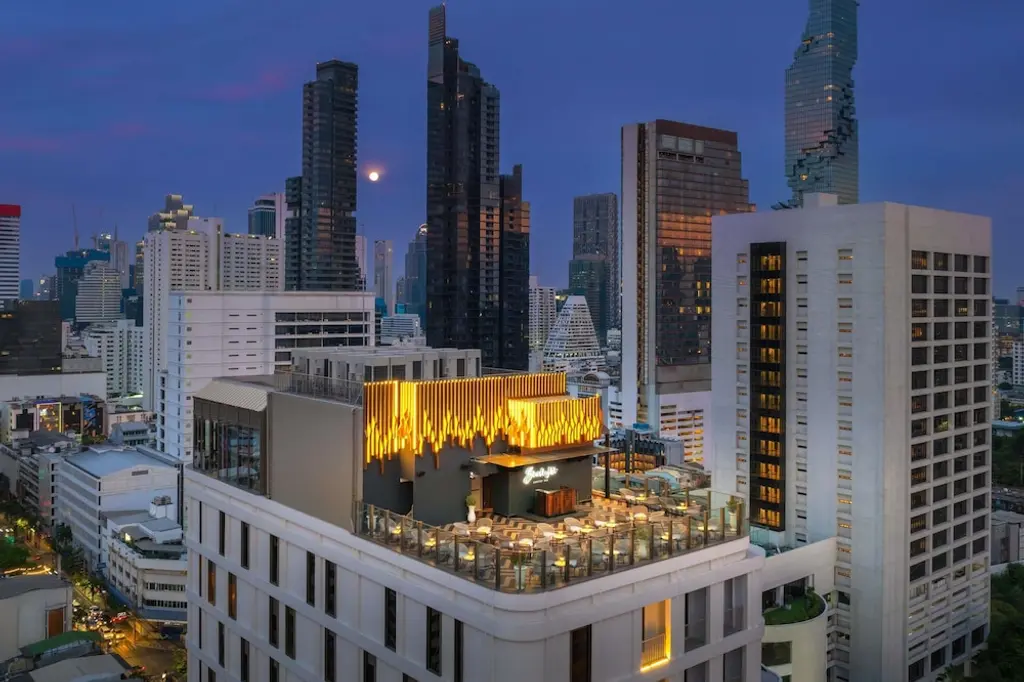 Mercure Bangkok Surawong image 2