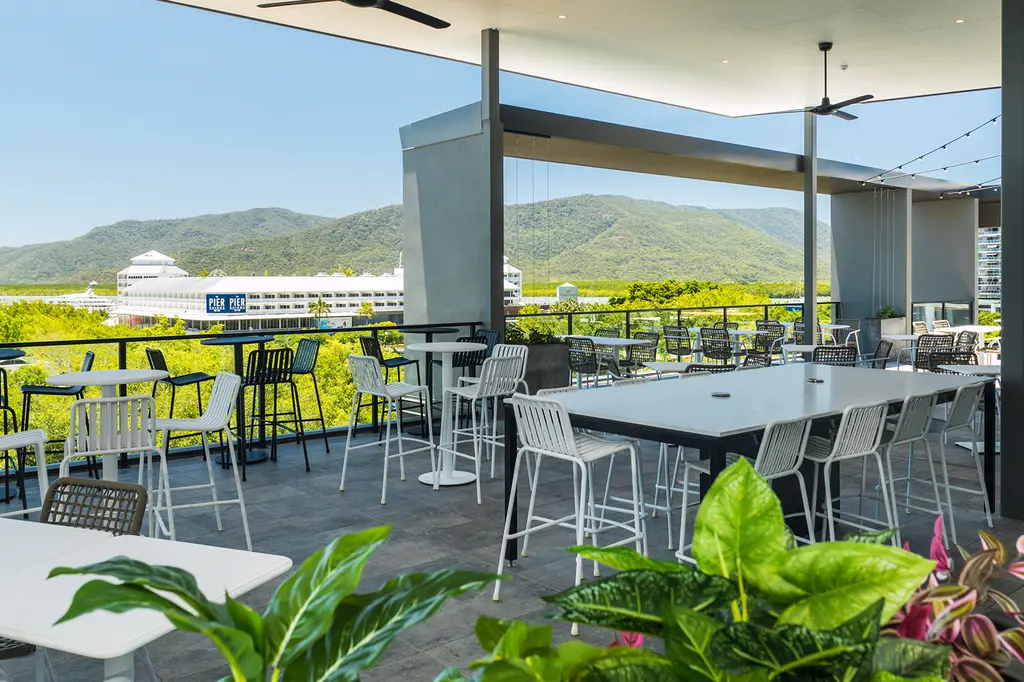 Oaks Cairns Hotel image 2