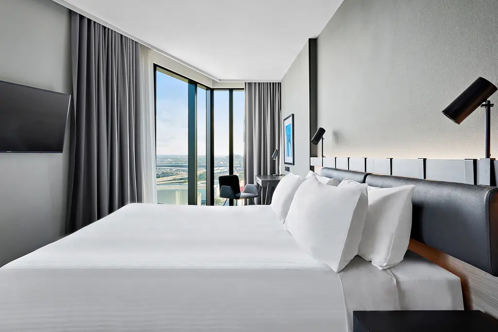 Vibe Hotel Melbourne Docklands image 3
