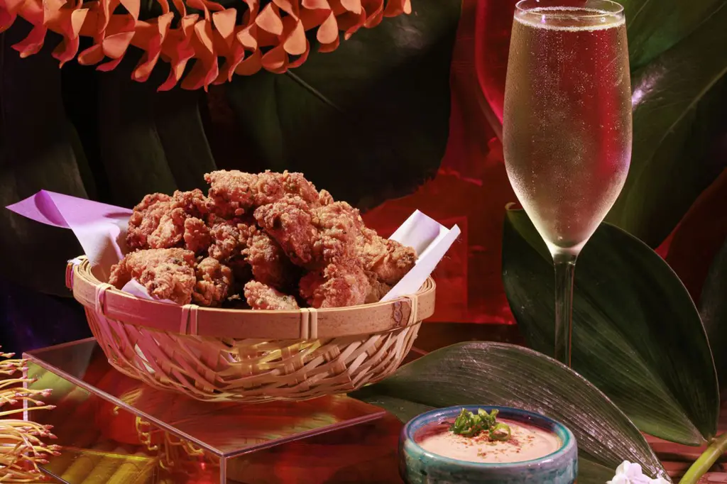 Romer House Waikiki image 6