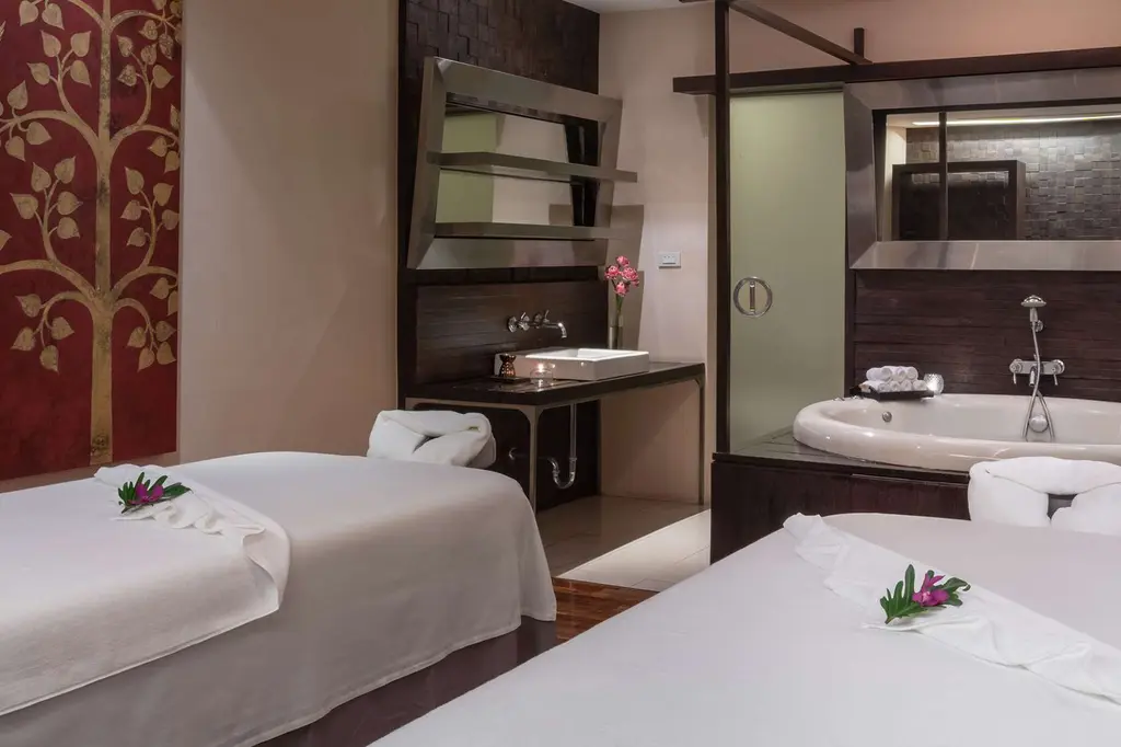 Pullman Bangkok Hotel G image 10