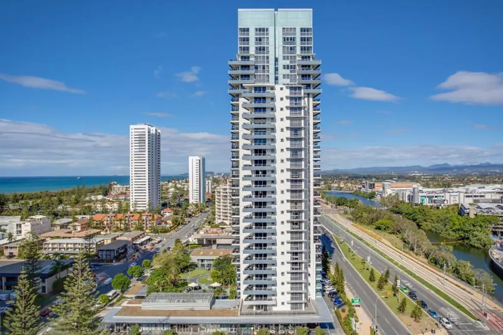 Mantra Broadbeach on the Park image 2
