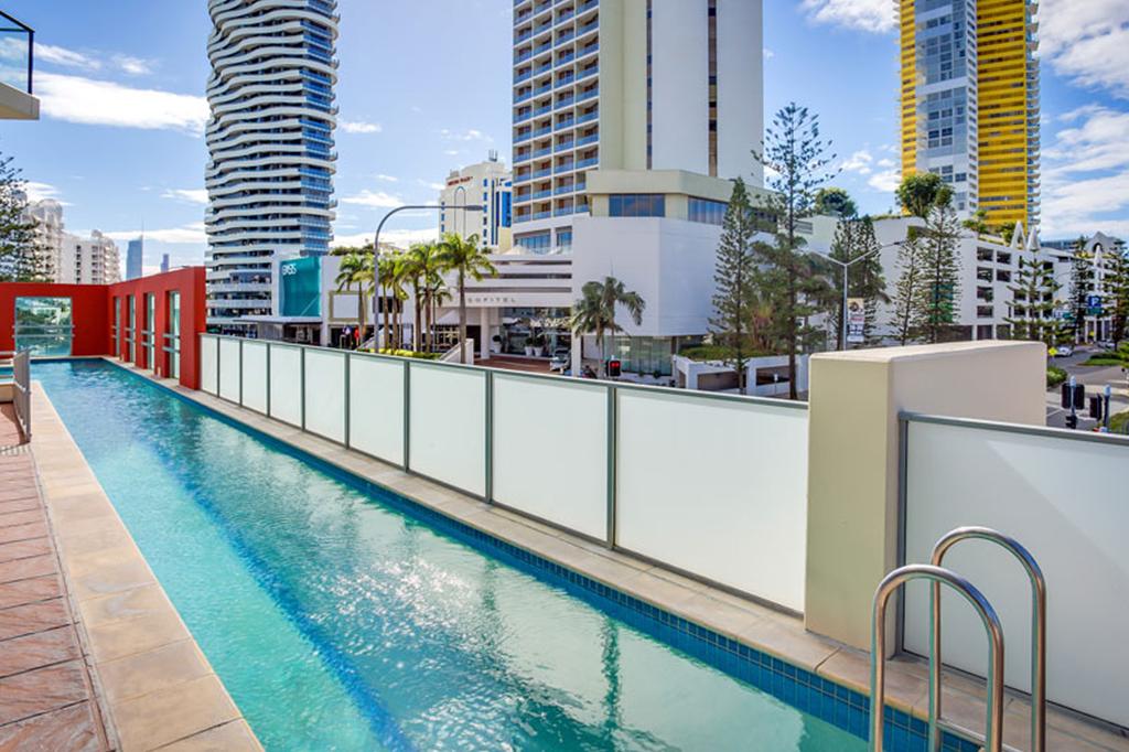 Mantra Broadbeach on the Park image 1
