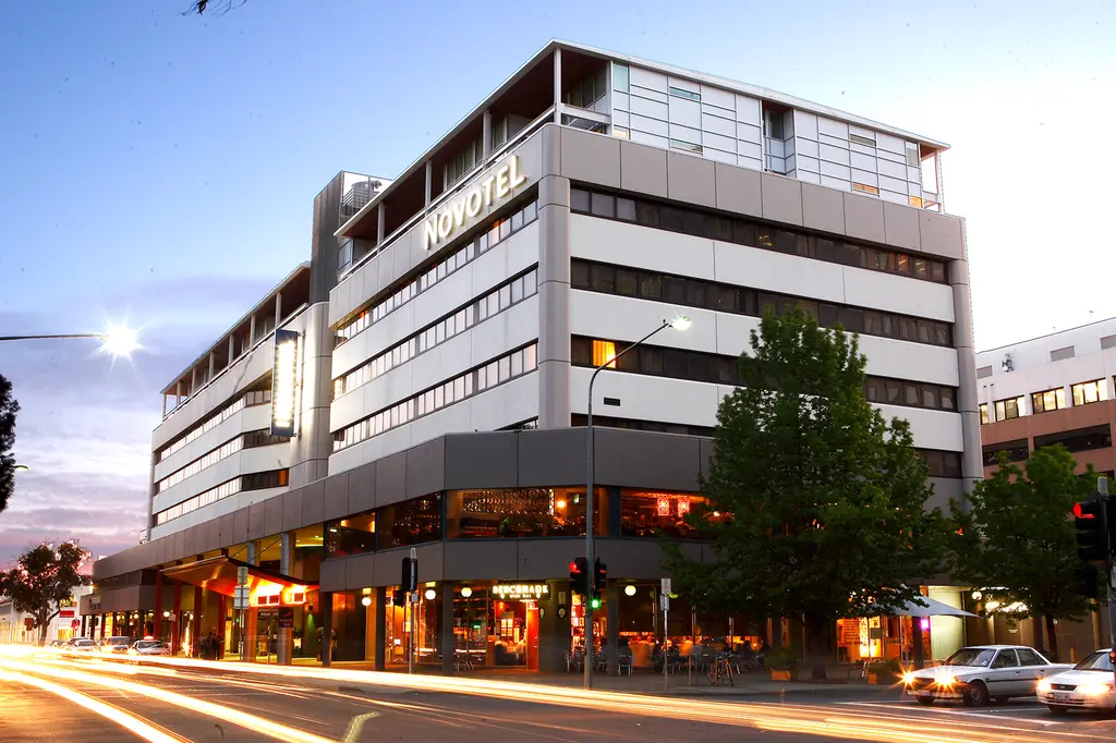 Novotel Canberra image 1