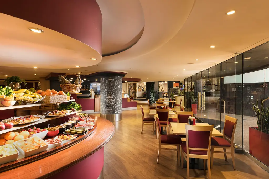 Stamford Plaza Adelaide  image 8