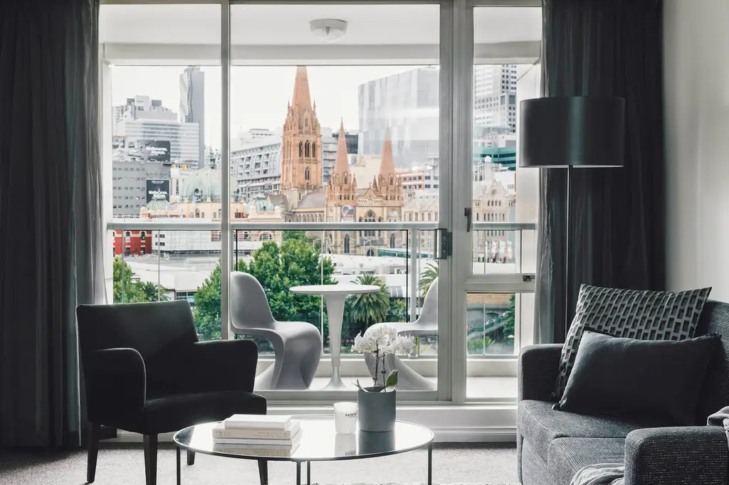 Quay West Suites Melbourne image 2