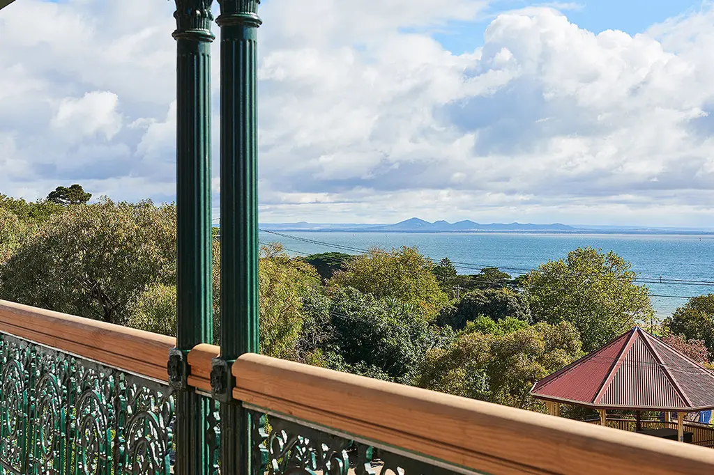 Portarlington Grand Hotel image 2