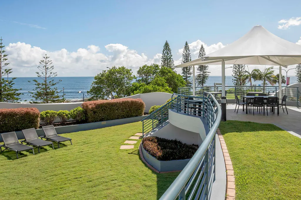 Mantra Mooloolaba Beach image 2