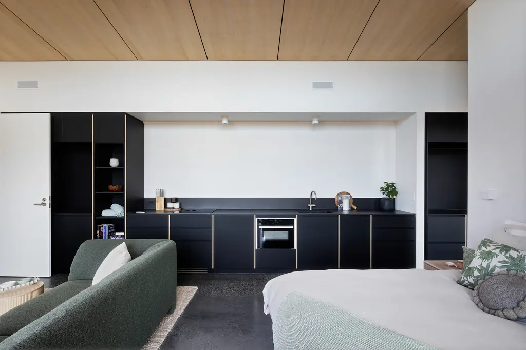 Studio on Forktree – Modern Coastal Retreat image 10