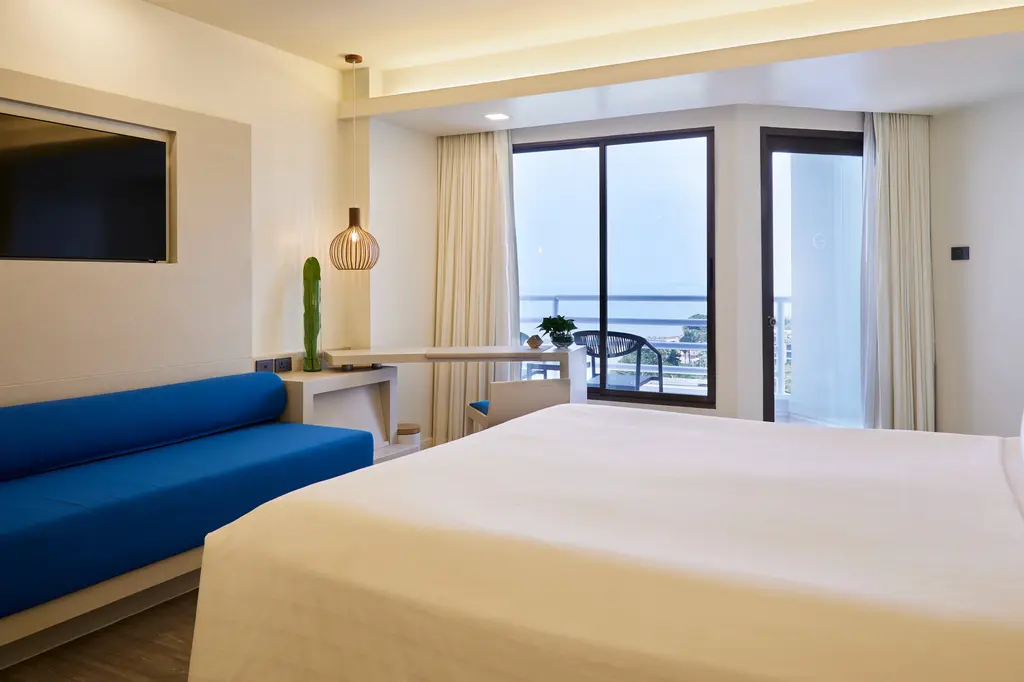 Pullman Pattaya Hotel G image 8