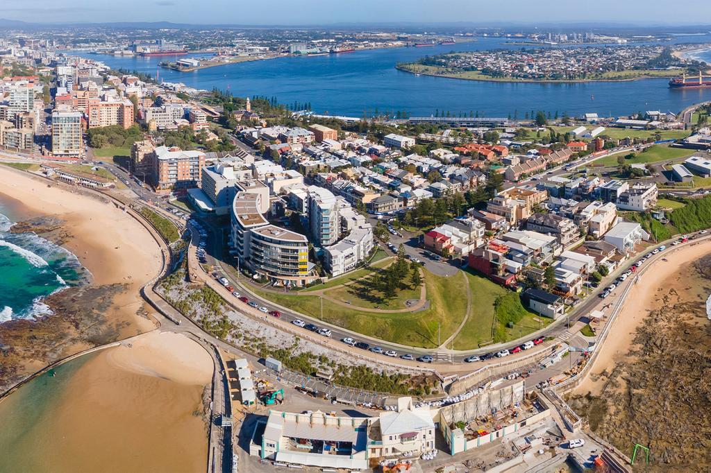 Novotel Newcastle Beach image 2