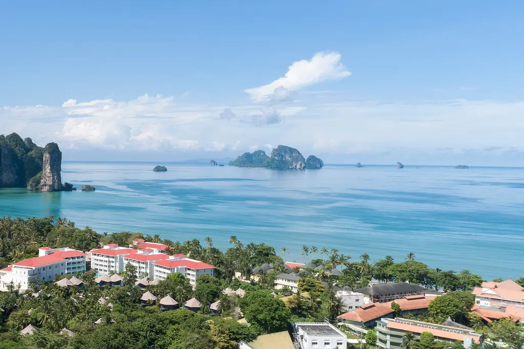 Avani Ao Nang Cliff Krabi Resort image 5