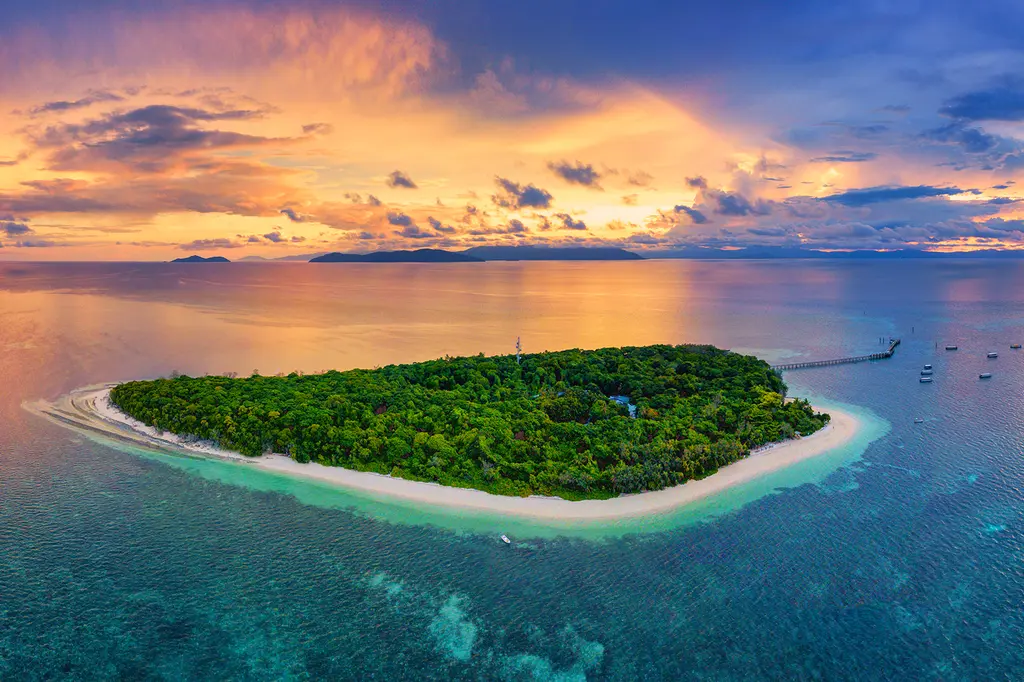 Green Island Resort image 15